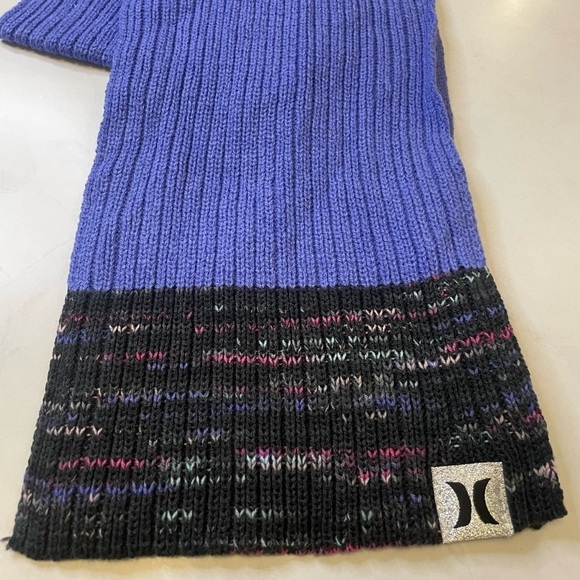 HURLEY Youth Winter Hat, Gloves and Scarf Set NWOT - Picture 4 of 11